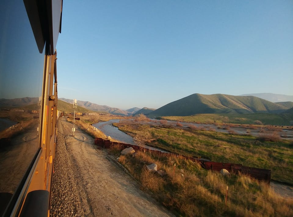 Here Comes the Rooster (2017)